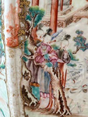 A pair of hexagonal Chinese Canton famille rose 'mandarin subject' vases, Qianlong — 照片 12