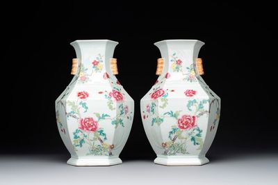 A pair of hexagonal Chinese famille rose 'hu' vases with floral design, Qianlong/Jiaqing