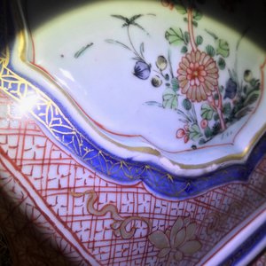 A pair of hexagonal Chinese famille verte jardinières, Kangxi/Yongzheng — 照片 14