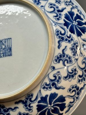 A pair of imperial Chinese blue and white 'lotus scroll' plates, Qianlong mark and of the period — photo 22
