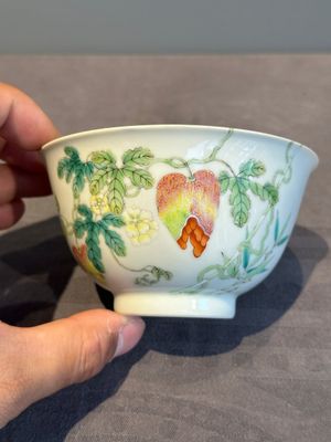 A pair of imperial Chinese famille rose 'balsam pear' bowls, Jiaqing mark and of the period — photo 2