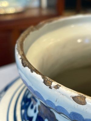A pair of impressive blue and white Dutch Delft chinoiserie vases, ca. 1700 — photo 21