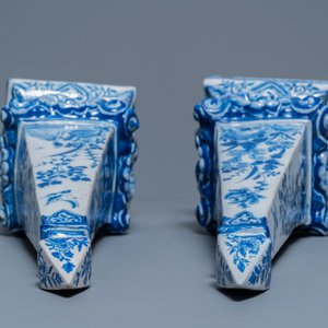 A pair of impressive Dutch Delft blue and white obelisks, 18th C. — photo 7