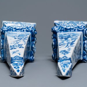 A pair of impressive Dutch Delft blue and white obelisks, 18th C. — 照片 6