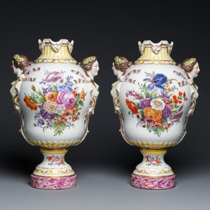 A pair of impressive Meissen porcelain vases, 19th C. — photo 5