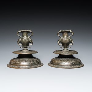 A pair of Italian engraved bronze candlesticks, probably Venice, 16th C. — photo 4