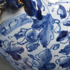 A pair of Italian maiolica berettino-ground wet drug jars, Venice or Rome, dated 1592 — photo 22