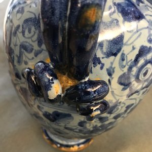 A pair of Italian maiolica berettino-ground wet drug jars, Venice or Rome, dated 1592 — photo 9