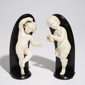 A pair of ivory models of putti, France, 18th C. — photo 1