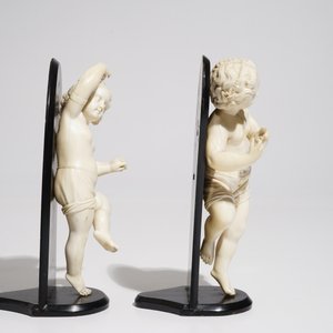 A pair of ivory models of putti, France, 18th C. — photo 3