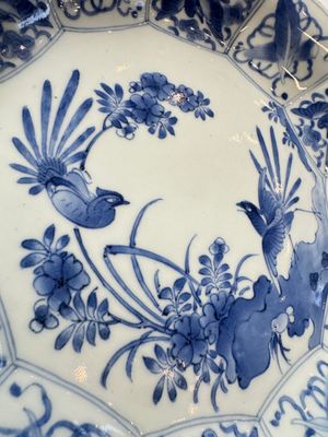 A pair of Japanese Arita blue and white 'Birds among Flowering Branches' plates, Edo 18th C. — foto 7