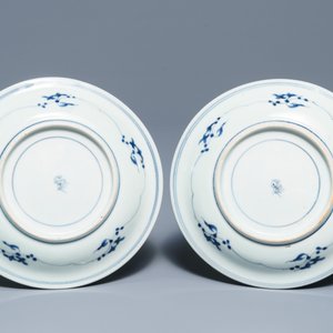 A pair of Japanese Arita blue and white plates with playing boys, Arita, Edo, 18th C. — photo 2