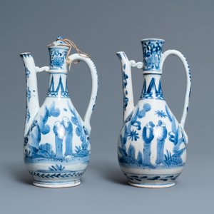 A pair of Japanese blue and white Arita jugs, Edo, 17th C. — 照片 2