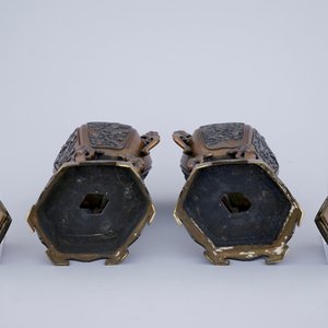 A pair of Japanese bronze incense burners on stand, 19th C. — photo 6