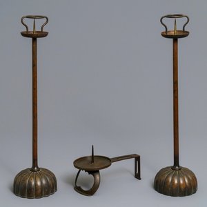 A pair of Japanese bronze shokudai candlesticks and a smaller example, Meiji/Showa, 19/20th C. — photo 1
