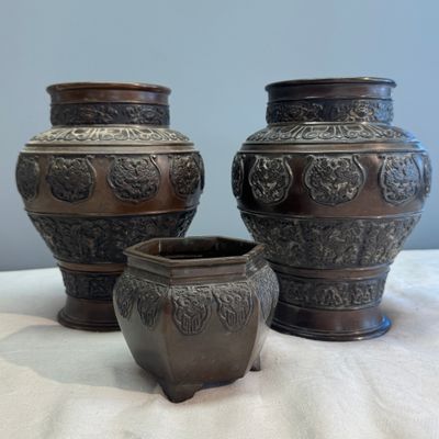 A pair of Japanese bronze vases and a censer — photo 1