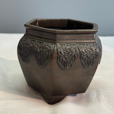 A pair of Japanese bronze vases and a censer — photo 4