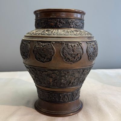 A pair of Japanese bronze vases and a censer — photo 13