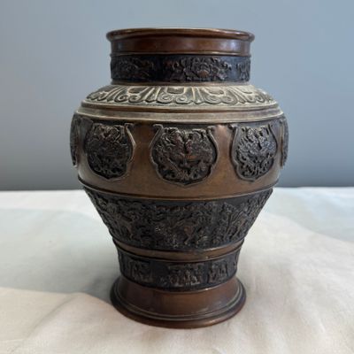 A pair of Japanese bronze vases and a censer — photo 14