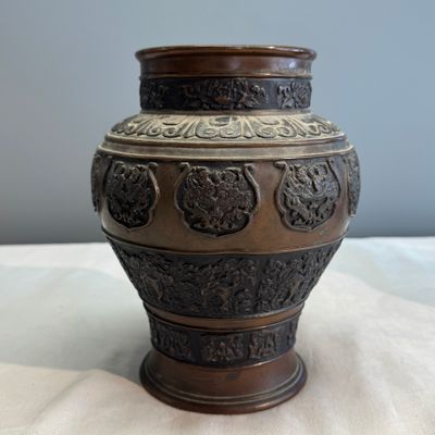 A pair of Japanese bronze vases and a censer — photo 15