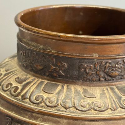 A pair of Japanese bronze vases and a censer — photo 18