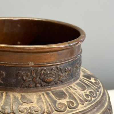 A pair of Japanese bronze vases and a censer — photo 19