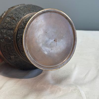 A pair of Japanese bronze vases and a censer — photo 20
