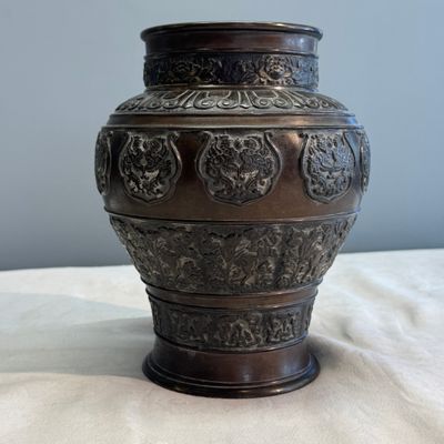 A pair of Japanese bronze vases and a censer — photo 24