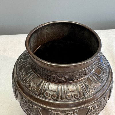 A pair of Japanese bronze vases and a censer — photo 29
