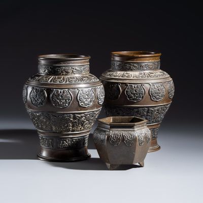 A pair of Japanese bronze vases and a censer, Meiji, 19th C.