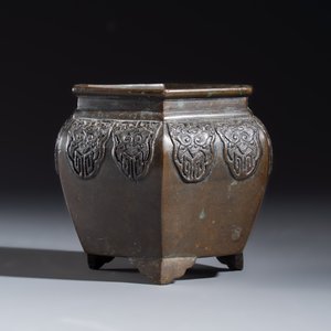 A pair of Japanese bronze vases and a censer — photo 9