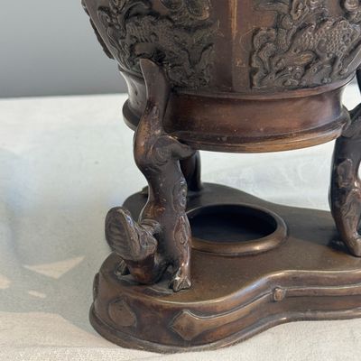 A pair of Japanese bronze vases with dragon-form handles — photo 15