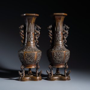 A pair of Japanese bronze vases with dragon-form handles — photo 4