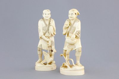 A pair of Japanese carved ivory fishermen, Meiji, 19th C.