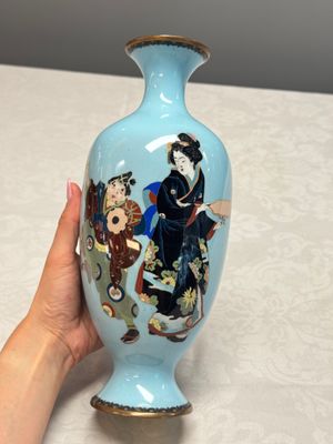 A pair of Japanese cloisonné vases with figural design — photo 2