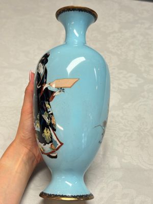 A pair of Japanese cloisonné vases with figural design — photo 5