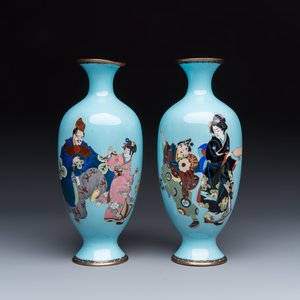 A pair of Japanese cloisonné vases with figural design — photo 3