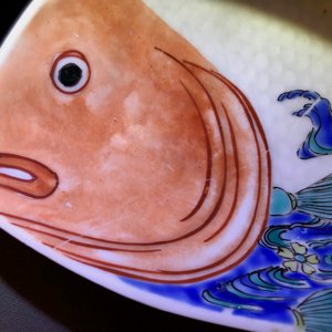 A pair of Japanese Hizen ware Kakiemon-style carp-shaped trays, Edo, 17th C. — photo 5