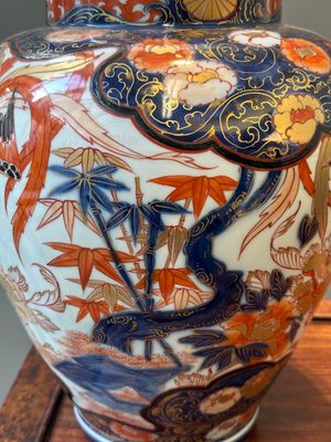 A pair of Japanese Imari covered vases, Edo, 18/19th C. — 照片 12