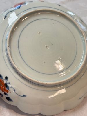 A pair of Japanese Imari lobed plates with floral design, Edo, 18th C. — photo 8