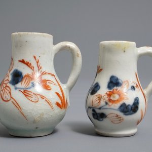 A pair of Japanese Imari miniature jugs, Edo, 18th C. — photo 1