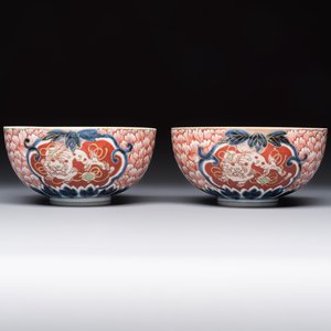 A pair of Japanese Imari 'Shishi Lions' bowls, Edo/Meiji, 19th C. — foto 2