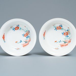 A pair of Japanese Kakiemon bowls with floral designs, Edo, 17/18th C. — 照片 2