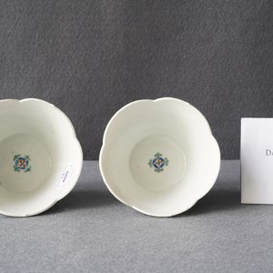 A pair of Japanese Kakiemon flower-shaped bowls, Edo, 18th C. — 照片 10