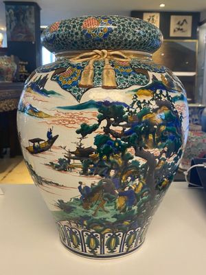 A pair of Japanese Kutani covered vases with landscape design, Meiji, 19th C. — 照片 20