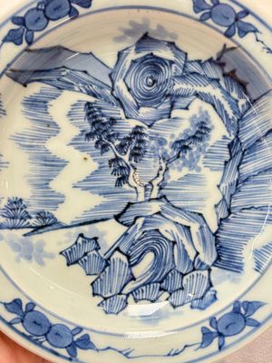 A pair of Japanese 'Master of the Rocks' plates, Arita, Edo, 17th C. — foto 6