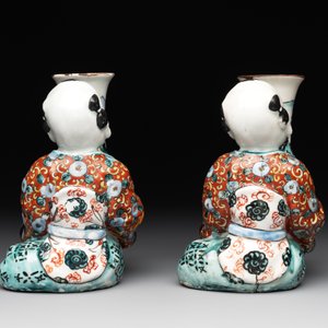 A pair of Japanese polychrome boy-shaped vases, 19th C. — foto 5