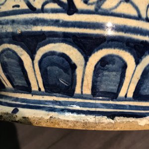 A pair of large blue and white Antwerp maiolica "A foglie" albarelli, 16th C. — photo 12
