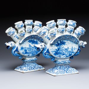 A pair of large blue and white Dutch Delft tulip vases, 19th C. — photo 1
