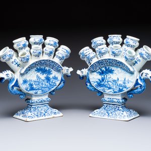 A pair of large blue and white Dutch Delft tulip vases, 19th C. — photo 2